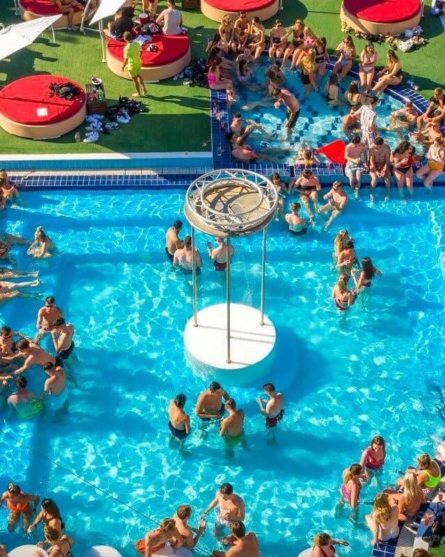 Pure Zante, Laganas